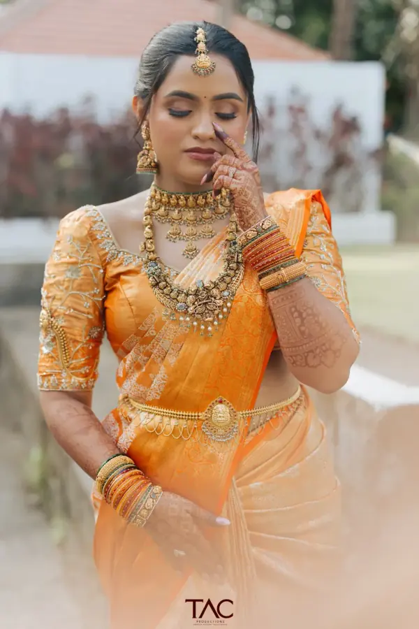 Bride and groom at Adyar Gardens, Mangalore